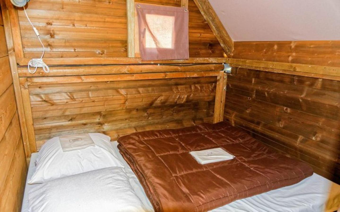 Camping Les Rives Du Lac De Vinca Exterior foto