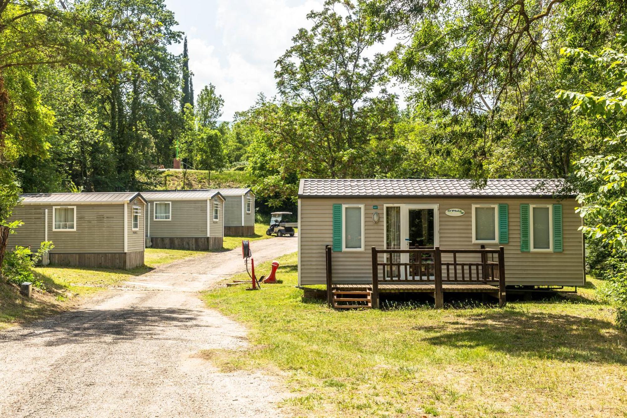 Camping Les Rives Du Lac De Vinca Exterior foto